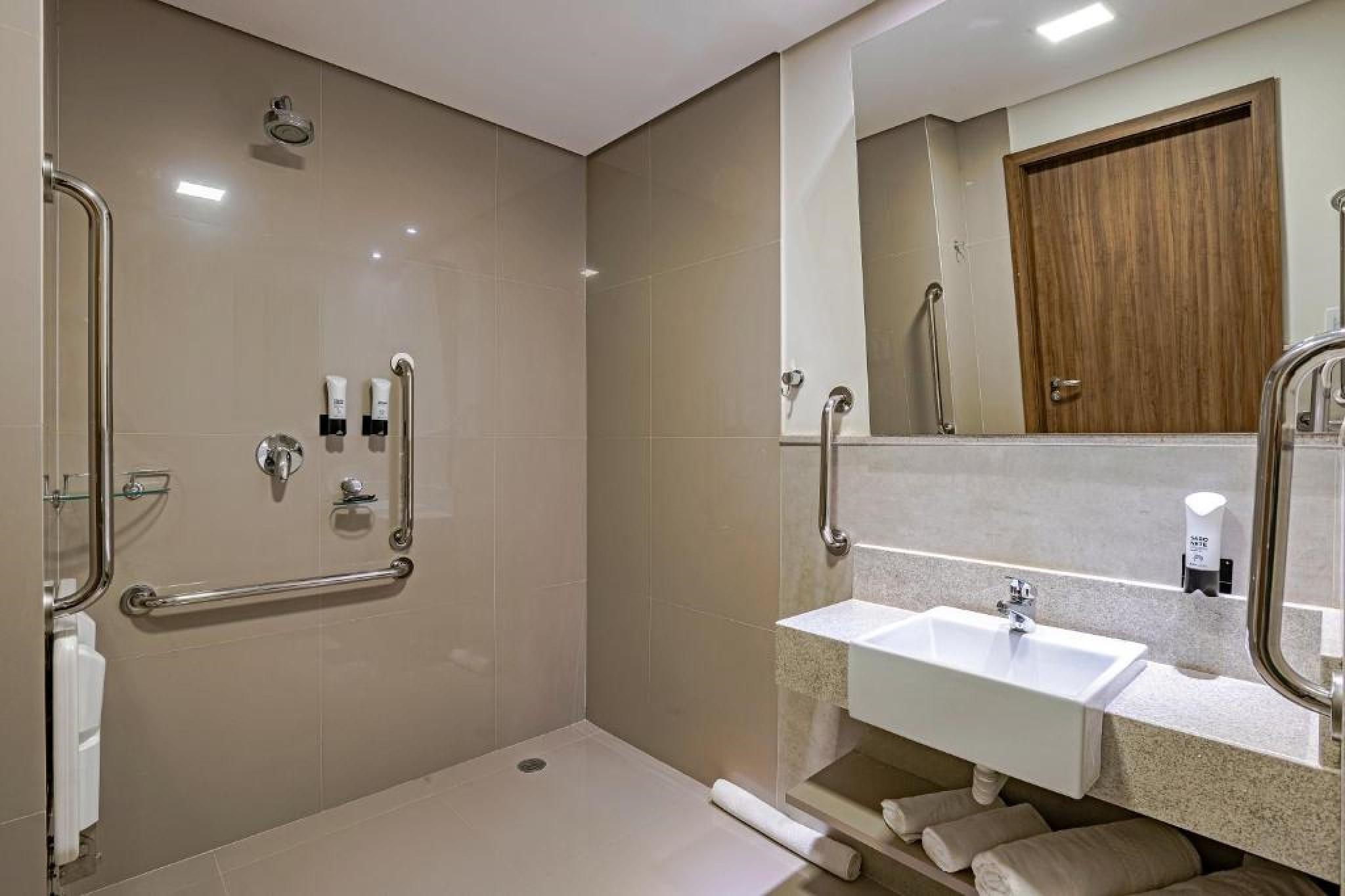 Slim Guarapuava Hotel Екстериор снимка